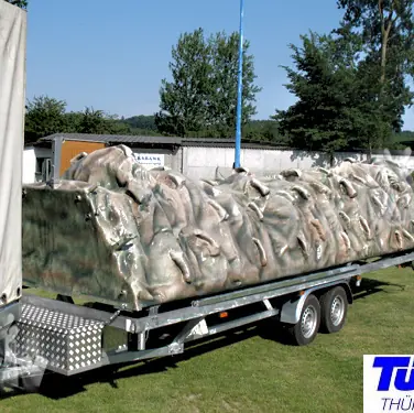 Mobile climbing wall attraction