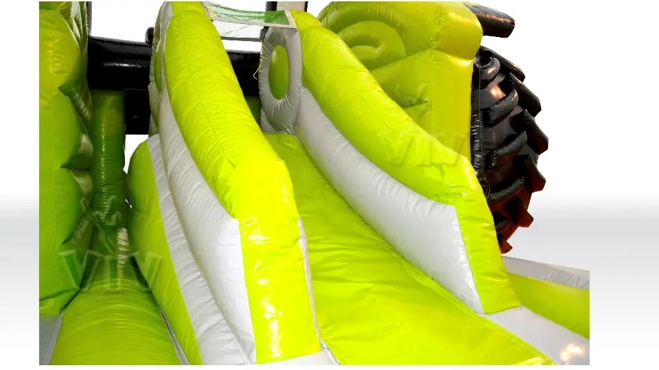 Tractor Claas commercial inflatable active center