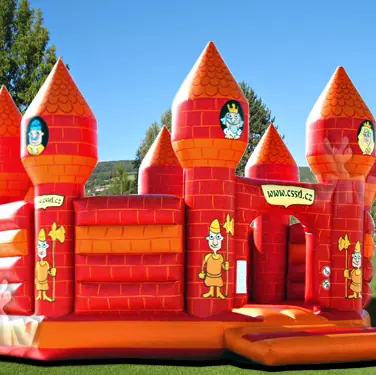 Camelot open-top inflatable bounce