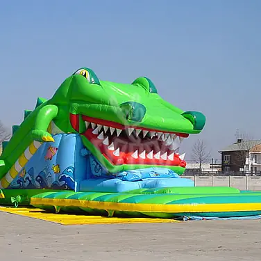 Crocodile swallower inflatable slide
