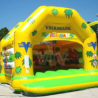 Spielhause roofed inflatable bounce