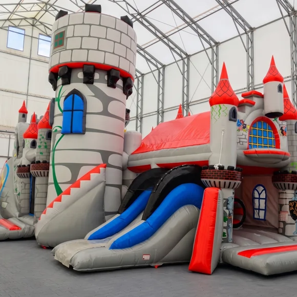 Large VIV inflatable castle for commercial bounce attraction use